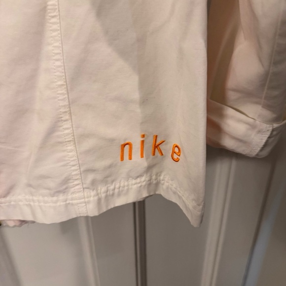 Nike Women’s athletic hooded zip up jacket / windbreaker white sz M - Picture 4 of 14